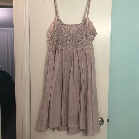 H&M Pinstripe A-Line Dress w/Bow Detail [Size: L] - Picture 3 of 5